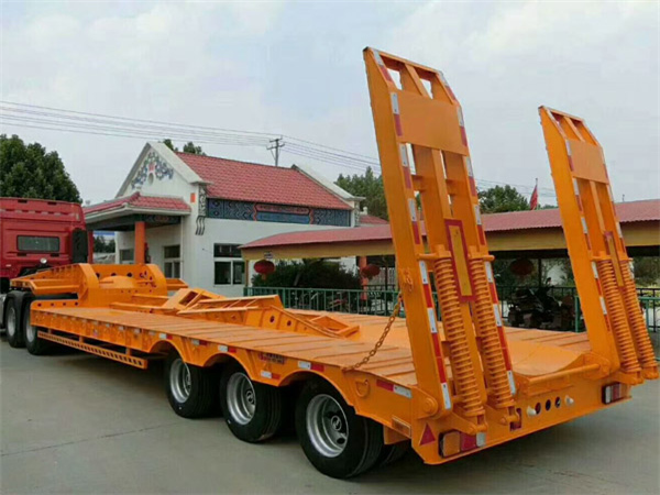 低平板半挂车
