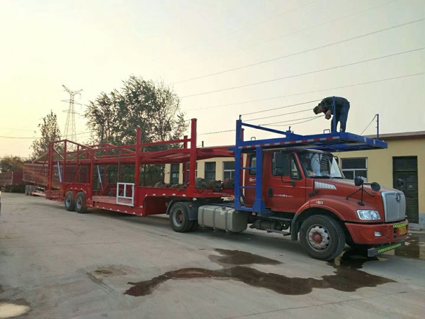轿运车